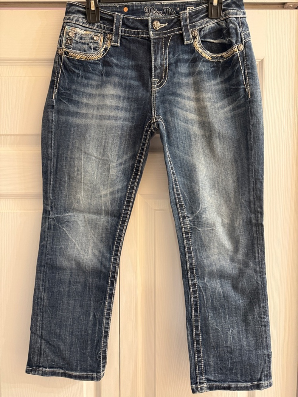 Miss Me Women's Distressed Blue Denim Cropped Jeans. Size 29.